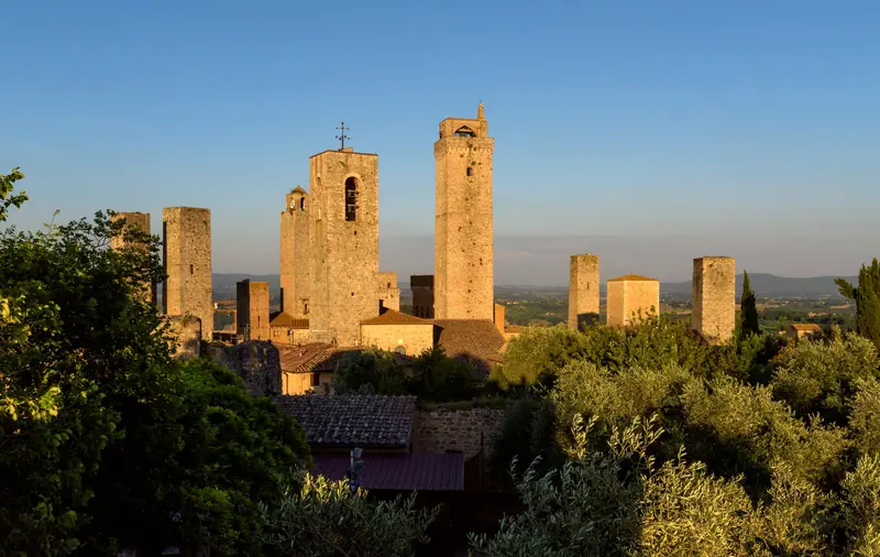 The medieval towers of San Gimignano, a stop on this Italy tour